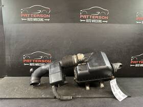 177000f011 Toyota 00-02 Tundra 4.7 Air Intake Cleaner Filter Box With Tubes
