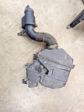 177050p010 Toyota 177000p010 05-15 Tacoma 4.0 Air Intake Cleaner Filter Box With Tubes And Meter