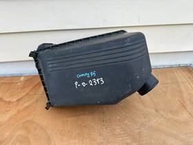 Toyota 17701-03040 1992-1996 Camry Air Cleaner Intake Filter Housing Box Oem