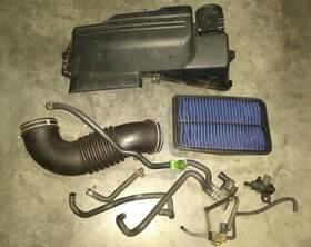 17705-22070 Toyota 2000-2005 Celica Air Cleaner Top And Blitz Dry Filter With Hoses/sensors