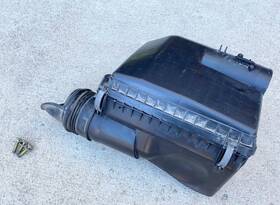 17705-50161 Toyota 2003 - 2009 4runner V8 4.7l Air Intake Cleaner Box Housing