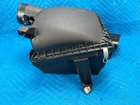 177050s030 Toyota Sequoia Tundra Air Cleaner Box With Maf Sensor 2014-2022 Oem 177050s030 Toyota Sequoia Tundra Air Cleaner Box With Maf Sensor 2014-2022 Oem