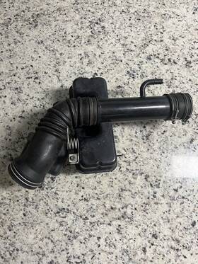 17893-0c010 Toyota 17880-0c010 1995-2004 Oem Tacoma Metal Air Resonator Box With Tube 17893-0c010. 2.4lt