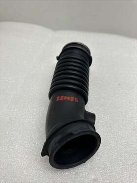 17881-0t040 Toyota 2009-2013 Corolla 1.8l Air Intake Cleaner Hose Tube Oem
