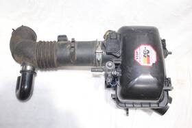 Toyota 17881-22050 00-05 Mr2 Spyder Air Filter Cleaner Intake Hose Box Resonator With Sensor