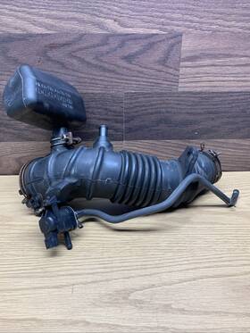 17881-28260 Toyota 2006-2008 Rav4 2.4l Air Intake Duct Tube Hose Oem