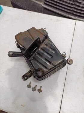 22020-35020 Toyota 84-88 Pickup Truck 4runner 22re Air Intake Housing Filter Box Cleaner Oem