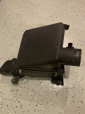 177350s010 Toyota Trucks 2007 - 2010 Tundra 5.7 V8 Air Cleaner Box Assembly Oem With Maf Sensor