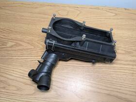 067133837m Volkswagen Oem Engine Air Intake Filter Cleaner Box - 79-94 Cabriolet Jetta-used 067133837m Volkswagen Oem Engine Air Intake Filter Cleaner Box - 79-94 Cabriolet Jetta-used