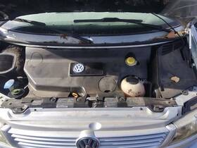 319-67333 Volkswagen Air Cleaner Fits 01-03 Eurovan 26663566