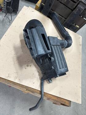 5c0129601d Volkswagen 2014 - 2017 Vw Beetle 1.8l Turbo Air Cleaner Box With Tube Oem 5c0129601d Volkswagen 2014 - 2017 Vw Beetle 1.8l Turbo Air Cleaner Box With Tube Oem