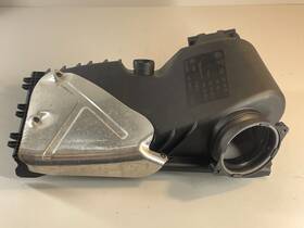 7p6129601j Volkswagen Oem 2011-2017 Vw Touareg 3.6l V6 Air Filter Intake Box - Half