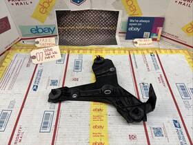 30636575 Volvo 04-07 S60 2.5t Air Cleaner Filter Housing Box Bracket Mount # Oem