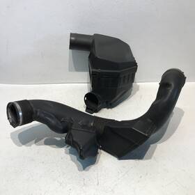 31261599 Volvo 30745348 08-15 Xc70 Air Cleaner Intake Filter Box Assembly Oem