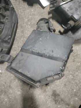 314748625 Volvo 2017-2021 S90 Air Cleaner Box Oem