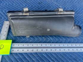 4902em Volvo 686179 1967-1974 140 142 144 145 Air Intake Filter Cleaner Housing Box Oe #4902em