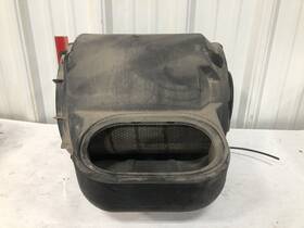 8082103 Volvo Vnm Right/passenger Air Cleaner - Used P/n