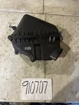 2000-2001 Lexus ES300 Air Cleaner Intake Filter Housing Box Assembly Oem. Fixed Price $100.00.