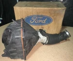 Nos Oem Ford Taurus Sable Air Cleaner Intake Box W/ Filter Maf XF1Z9600AA. Fixed Price $141.45.
